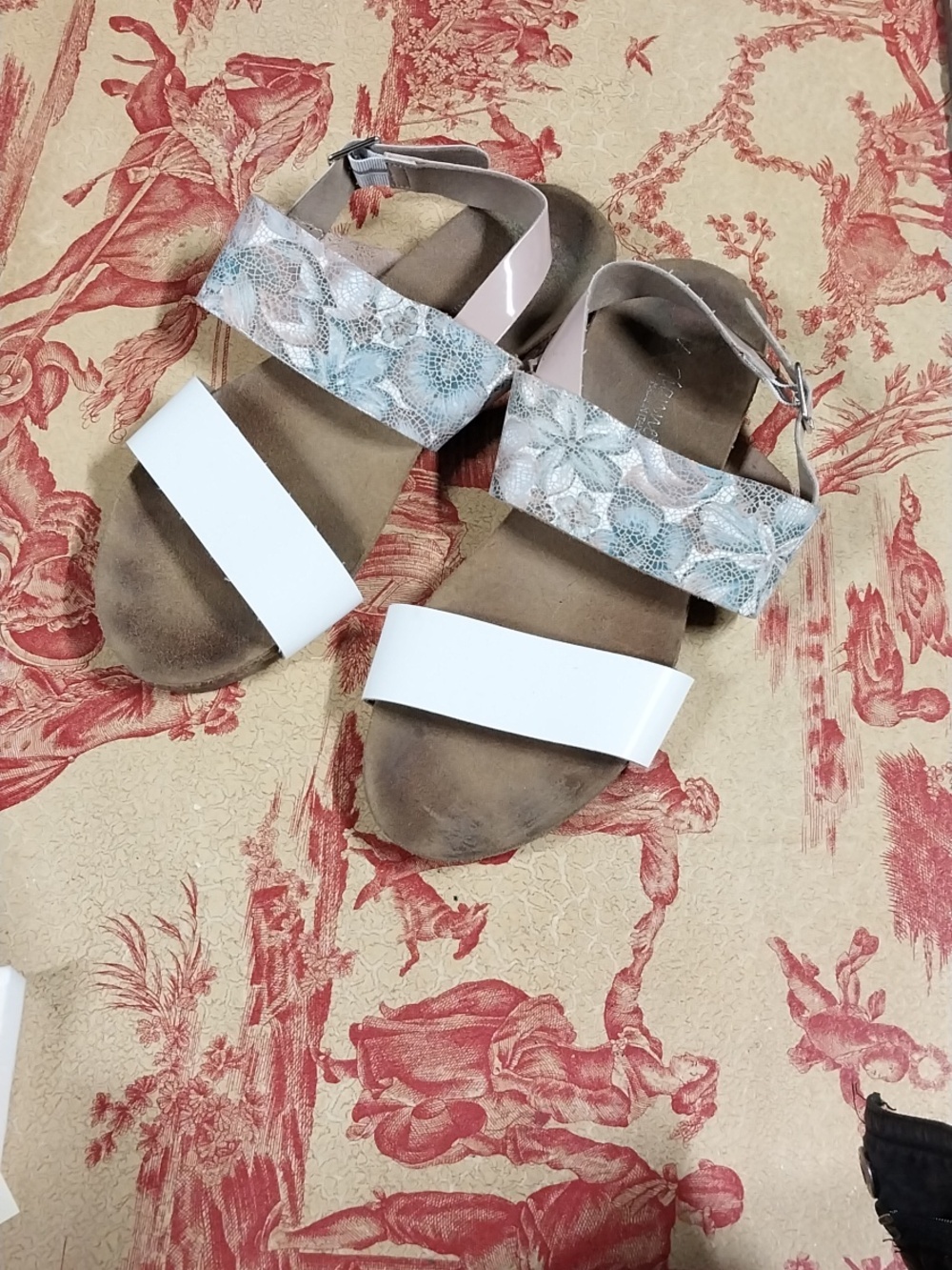 Alessandra Giannetti Women’s White and Blue Floral Leather Strap Sandals